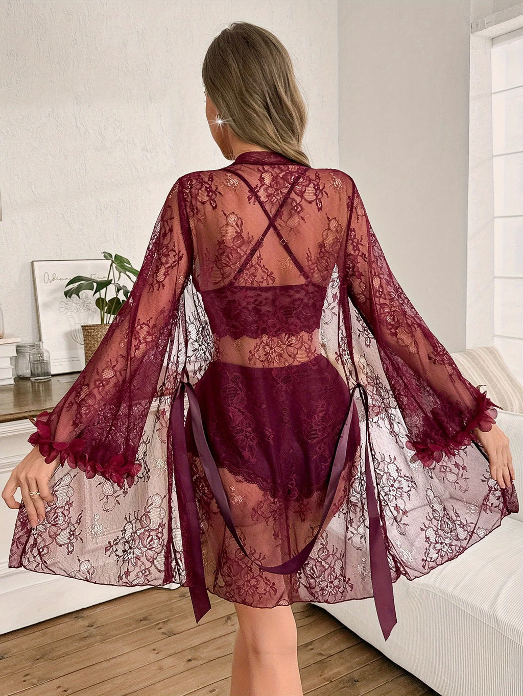 Women's 4-piece lingerie set in burgundy lace