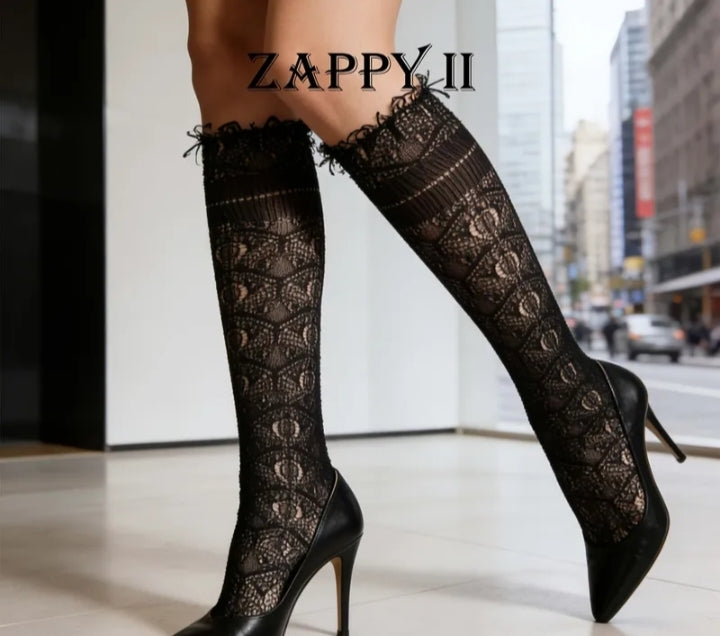 Lace knee-high socks – retro charm and feminine elegance