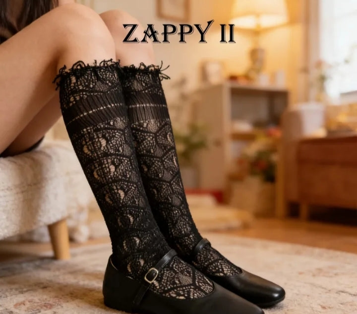 Lace knee-high socks – retro charm and feminine elegance