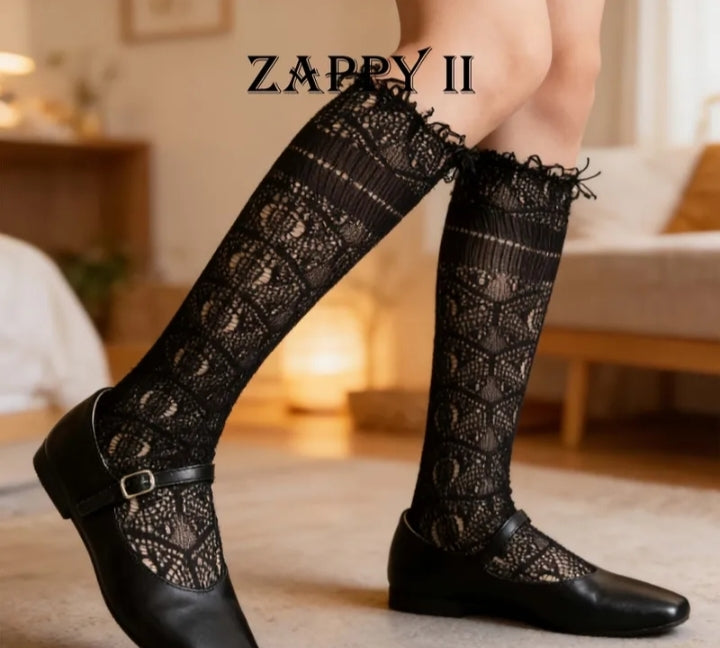 Lace knee-high socks – retro charm and feminine elegance